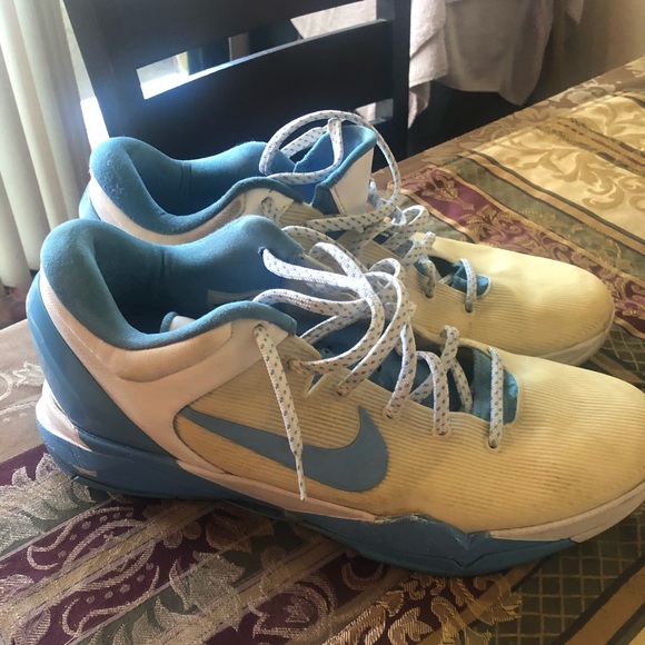 Kobe 7 - Picture 1 of 6